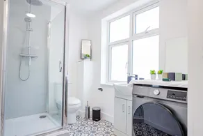 Host & Stay - Croydon Road Apartments - Image 2