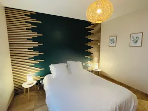 HEATED SWIMMING POOL 2-person apartment with private spa in villa - beach 300m away - Image 4