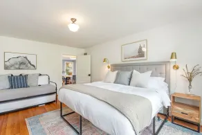 Family compound in North Tacoma!  Large house, guest house, game room, koi pond! - Image 5