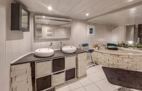 Gorgeous home in Villars - Image 5