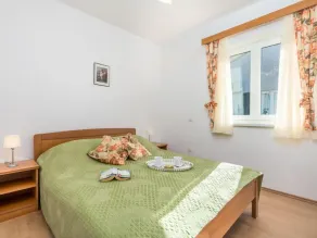 Apartamento vacacional con jardín, piscina y barbacoa - Image 4