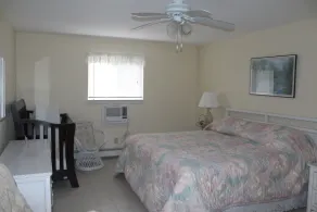 SPACIOUS HOME - WALK TO OCEAN BEACH- SOUTH OF MONTAUK HIGHWAY - Image 3