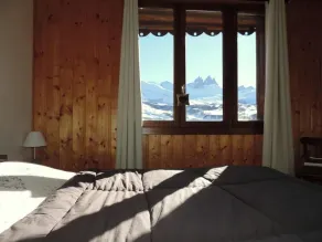 House 8 people comfortably 150m from the slopes - Linen included - Image 4