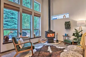Mountain-Modern Unit: Golf, Hike, Ski & More! - Image 2