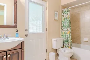 3BR Charming Pool House Near Beaches - Image 3