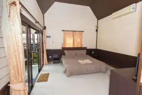 Wonderful Family Garden Villa, very close to the beach, private and spacious. - Image 5