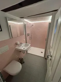 Apartment 'Zimmer 2' with Shared Garden and Wi-Fi - Image 5