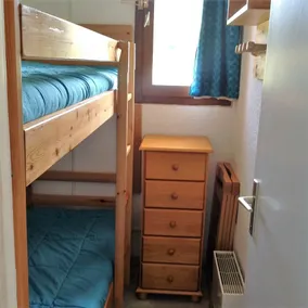 3-room apartment 31m2 bright, pleasant, ideally located, on the slopes, south-facing  - Image 4