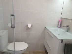 Rymlig och central lägenhet med terrass, mycket bekväm, perfekt för familjer. - Image 4