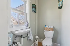 A historic treasure in Southern Maine, very unique and spacious - Image 2