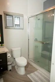 It's an Experience (IAE)Homes :Luxury Apt close to all the hot spots in Kingston - Image 4