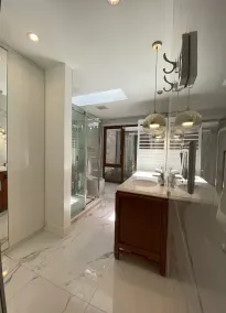 Lux White Rock Pool House Waterfront Resortlike - Image 3