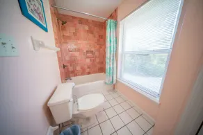 2BR / 2BA Beach Cottage à l'intérieur de la plantation, peut accueillir jusqu'à 8, Animaux acceptés! - Image 3