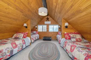 This chalet is a 3 bedroom(s), 2 bathrooms, located in Hedgesville, WV. - Image 5