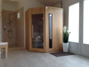 Laon studio \"Les Lilas\" på ét niveau med privat have og spa - Image 5
