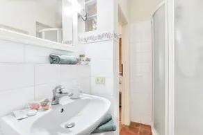 Appartement de deux pièces sur 2 niveaux de 48 m2 - Image 2