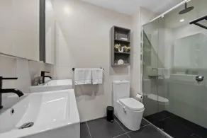 StayCentral - Northcote Townhouse with Study - Image 2