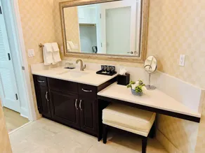 Fontainebleau Tresor Luxury Suite - Image 4