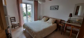 Country house (sleeps 8, 10) in a quiet location, with a superb view of the Luberon. - Image 4