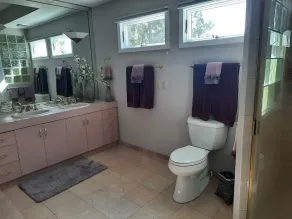 Bayfront home, private setting, hot tub, centrally located on LBI. Pet friendly - Image 4