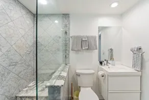 Harbor View Townhouse! Across from Kiddie Beach! Upper Unit + Dogs Welcome - Image 3