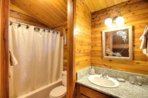 Treetops Cabin - Image 4