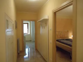 grande appartamento con splendida vista in una posizione tranquilla, a 200 metri dal lago, fino a 5 persone. - Image 4