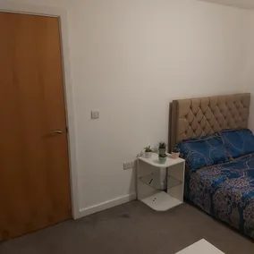Ensuite Double Bedroom (live in landlord) - Image 3