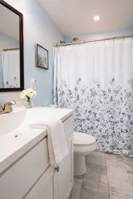 Family friendly beach house. Pool, hot tub, walk to beach. Dog friendly, fenced - Image 3