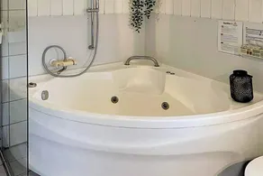 Luxury Spa Retreat on Als - Image 3