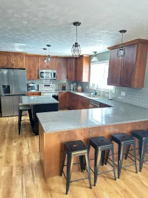 Huge House near Pictured Rocks, Trails, Hot Tub, walking distance to Casino/Bars - Image 5