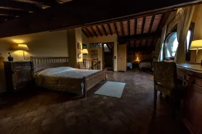 The country house in the middle of a small valley verde'La home of the elms' - Image 4