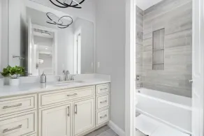 4500 sq ft. Cozy/Luxe Mountain style retreat in South CLT- 2 King Masters! - Image 4