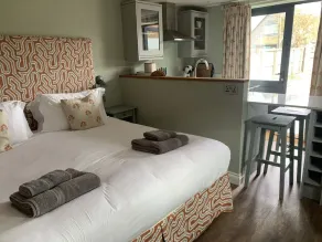 Luxury Guesthouse in Brancaster Staithe - Image 4