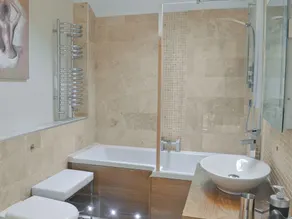 3 bedroom accommodation in Kidderminster - Image 2