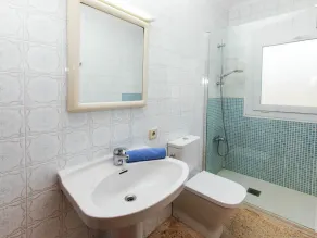 Lovely apartment for 5 people with WIFI, TV and terrace - Image 2