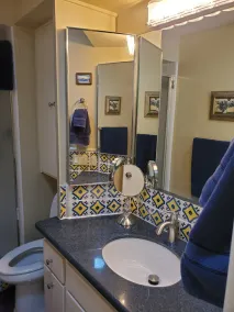 Très bien situé et la valeur! Grande, belle maison sur terrain de golf, piscine privée, un bain - Image 3