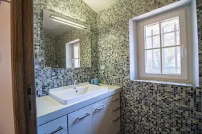 Magnificent renovated farmhouse, comfort and absolute calm - Image 4