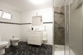 Sea-view apartment in Alcudia with balcony - Image 3