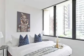 A Spacious 2BR Apt Walk to Southern Cross Station - Image 4
