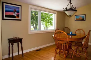 Waterfront Vacation Home-4 bedrooms-2.5bath-Laundry room inside-2 heat pumps - Image 4