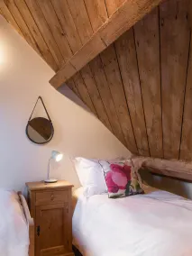 Cottage 1 - sleeps 4 guests  in 2 bedrooms - Image 5