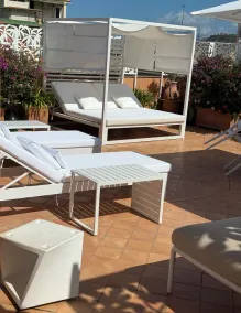 Two Double rooms with private bathrooms and an equipped roof terrace. - Image 2