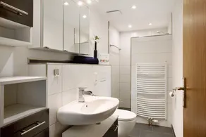 Apartamento 'Ruhrtalblick' com vista para a montanha, terraço privado e acesso Wi-Fi - Image 2
