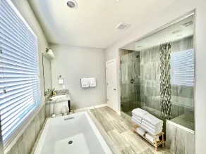 Relax poolside and stargaze in heated pool and hot tub! - Image 4