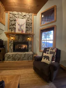 Cabin with a beautiful few at 4,700 feet in elevation - Image 2