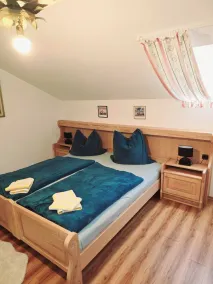 Ferienwohnung Hartsee, 80qm, 1 Schlafzimmer, Erker, Balkon - Image 5