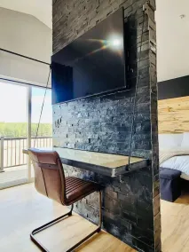 Luxurious Mountain Retreat! - Image 4
