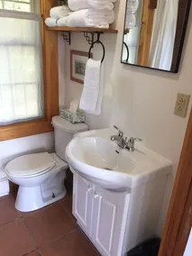 Beachfront Guest Cottage in Antigonish - Image 2