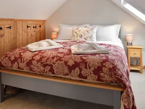 2 bedroom accommodation in Boyton, near Launceston - Image 3